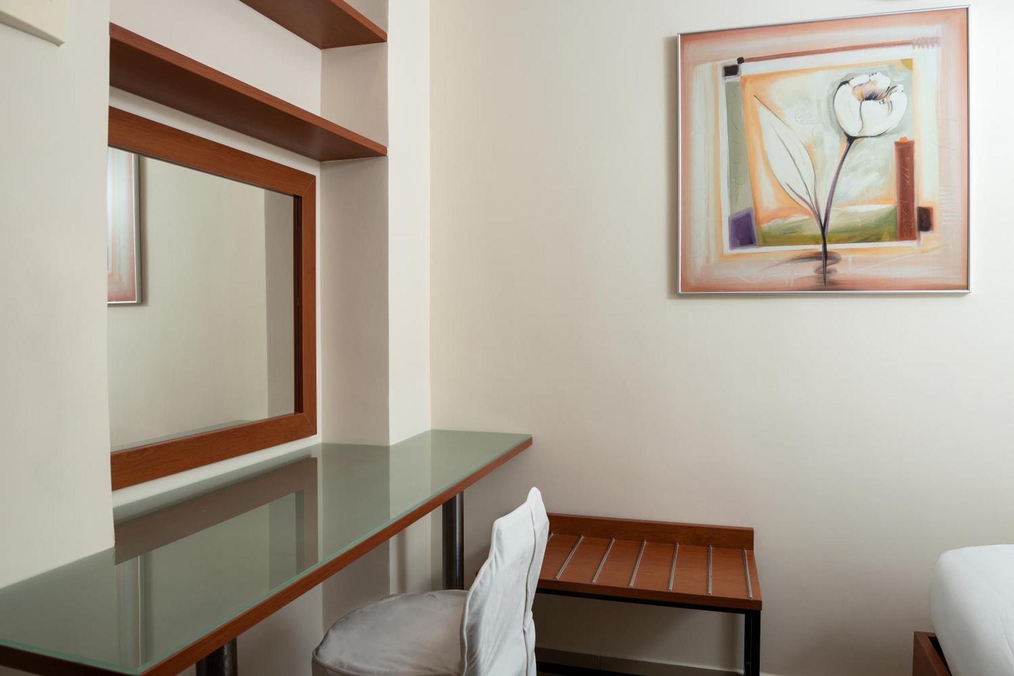 Economy Room