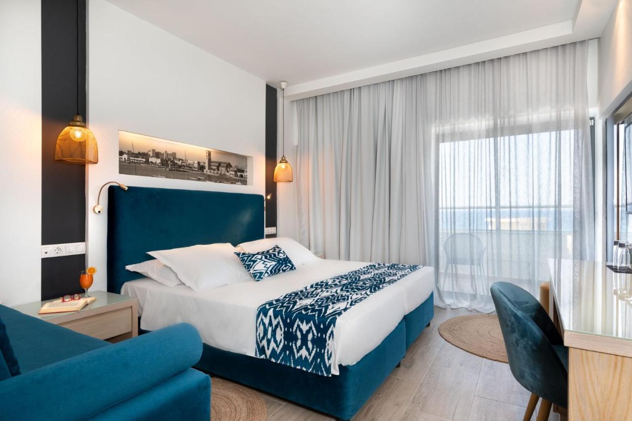 Privilege Room Kingsize bed Balcony Sea View