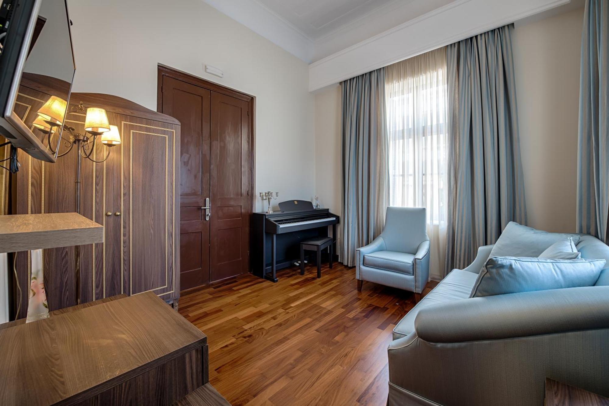 Superior Suite