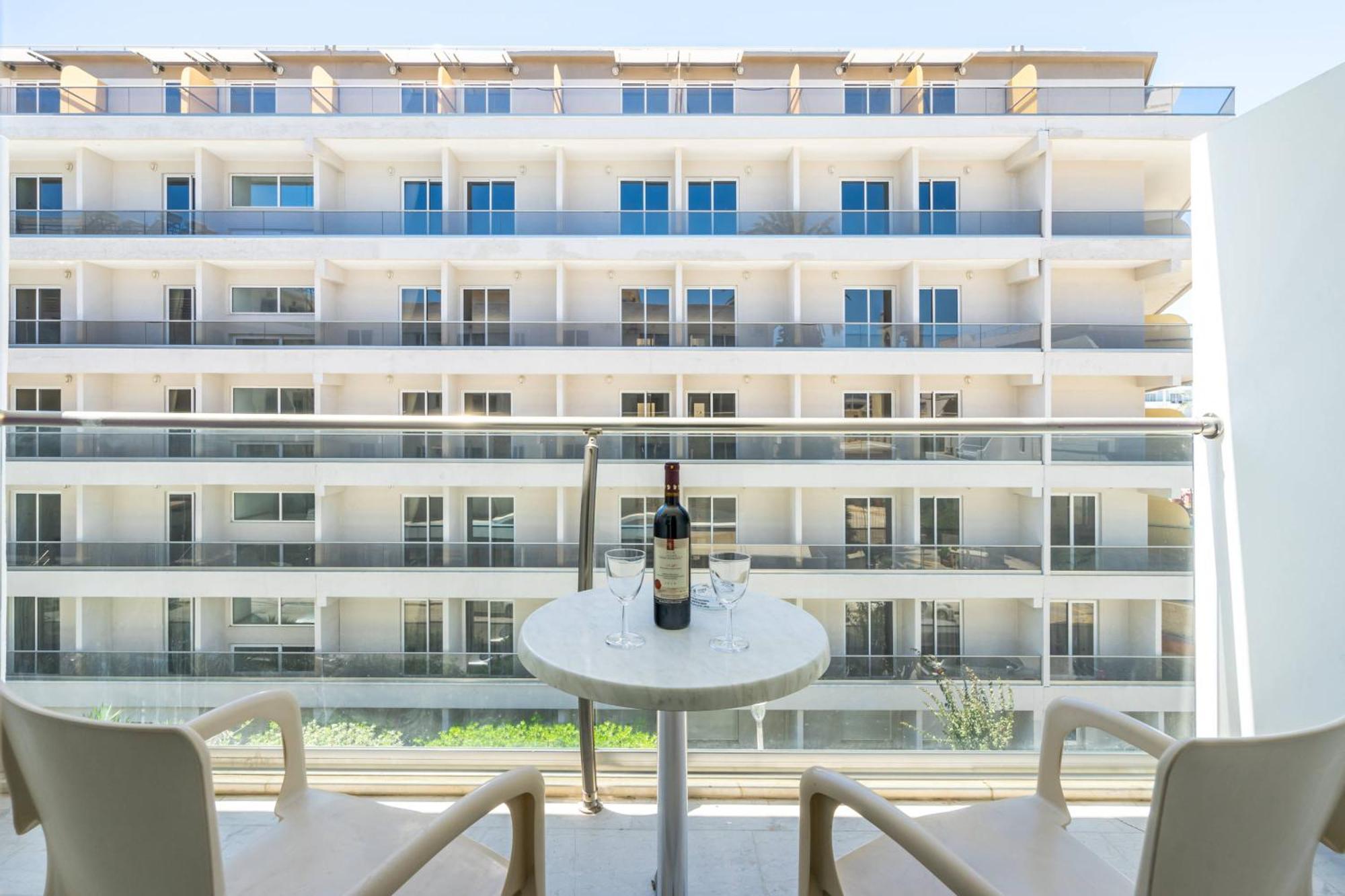 Superior Double or Twin Room City View