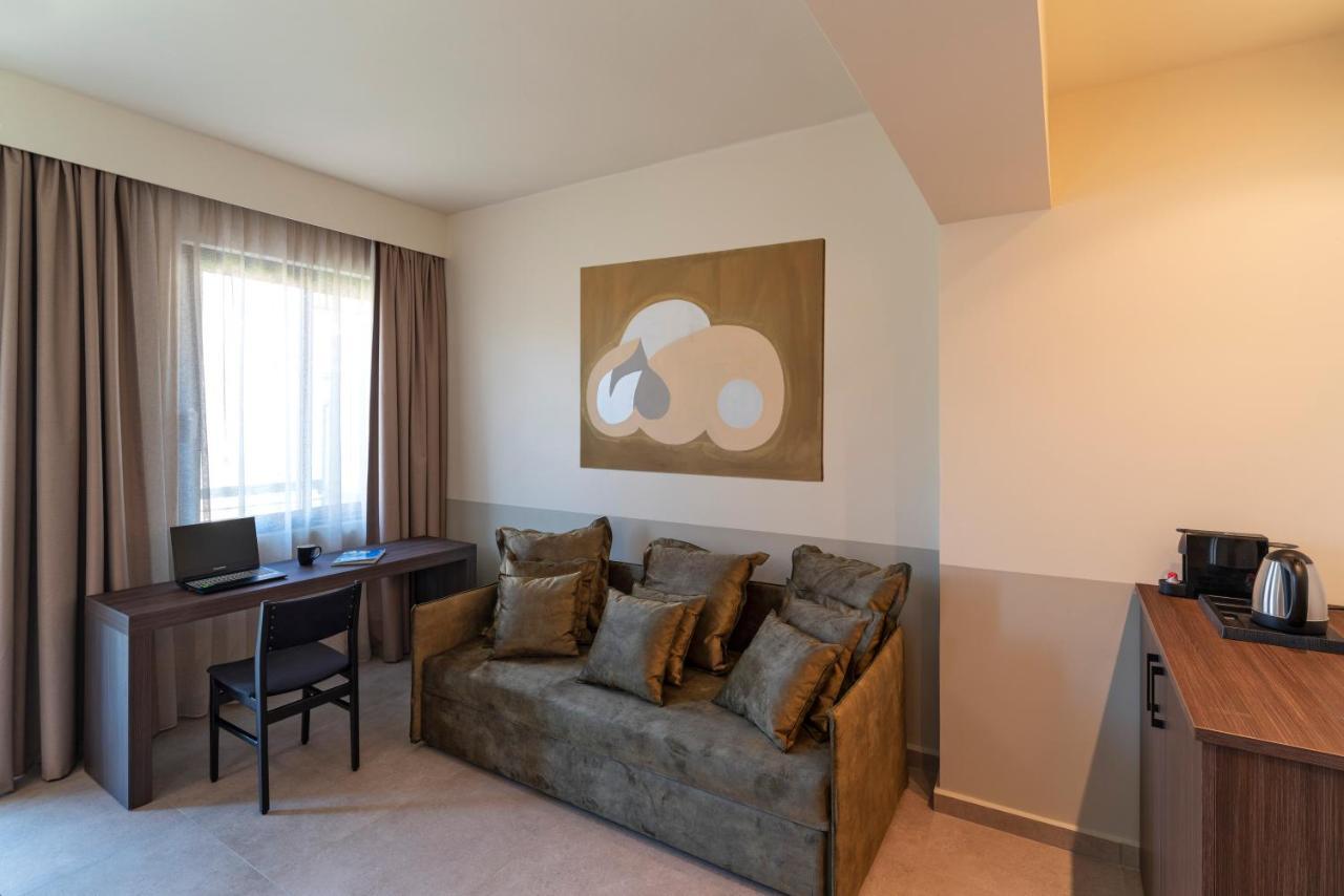 Suite with Hot Tub
