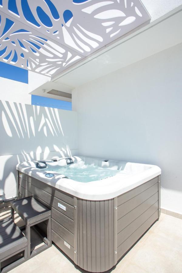 Suite with Spa Bath