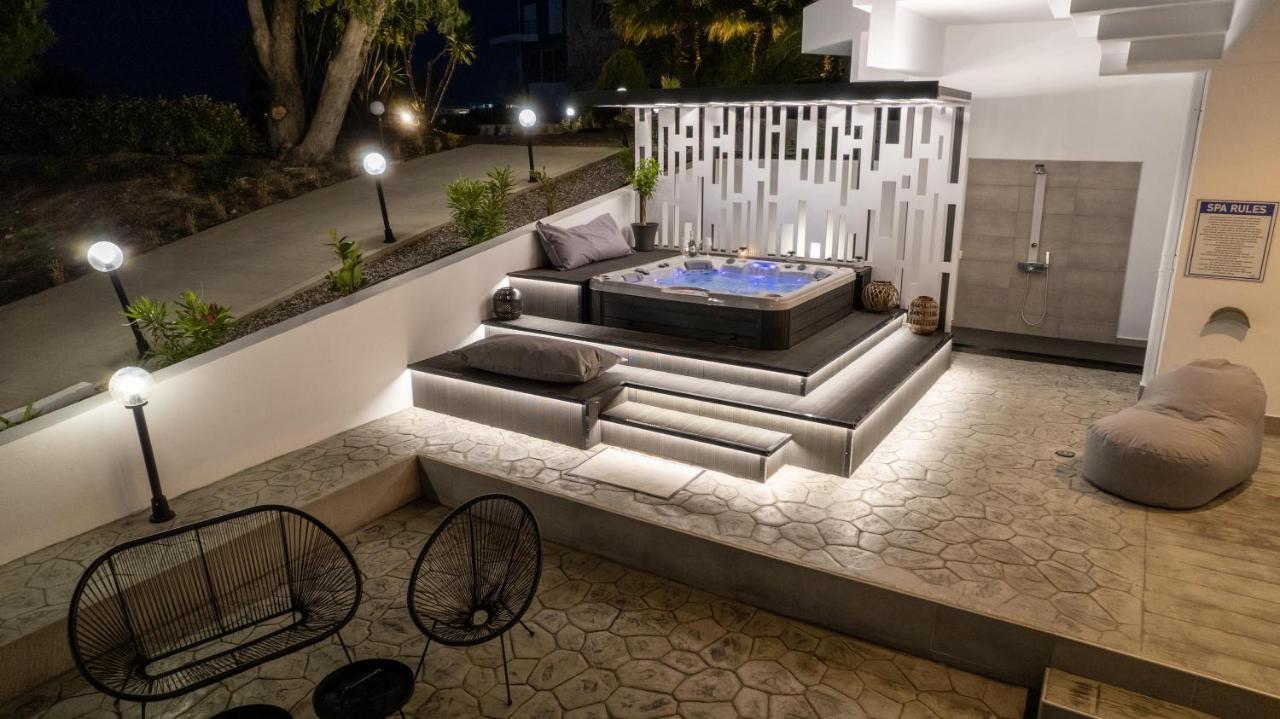 Monte Smith Grand Luxury Villa