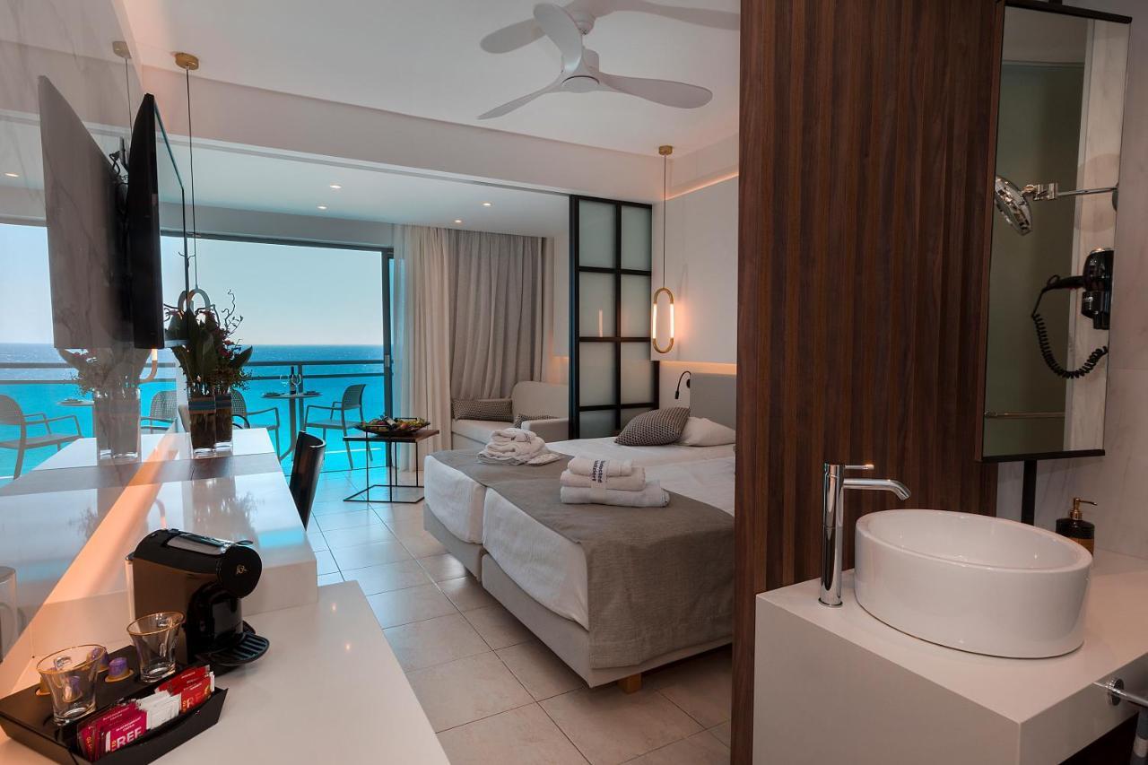 Deluxe Tweepersoonskamer met 1 of 2 Bedden en Uitzicht op Zee