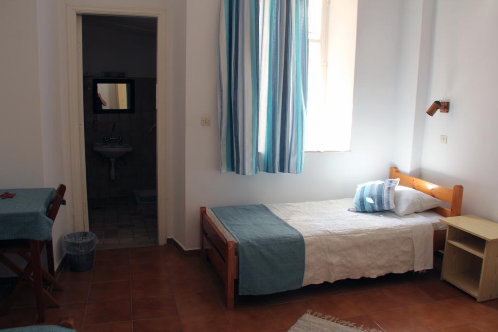 Chambre Lits Jumeaux avec Salle de Bains Privative