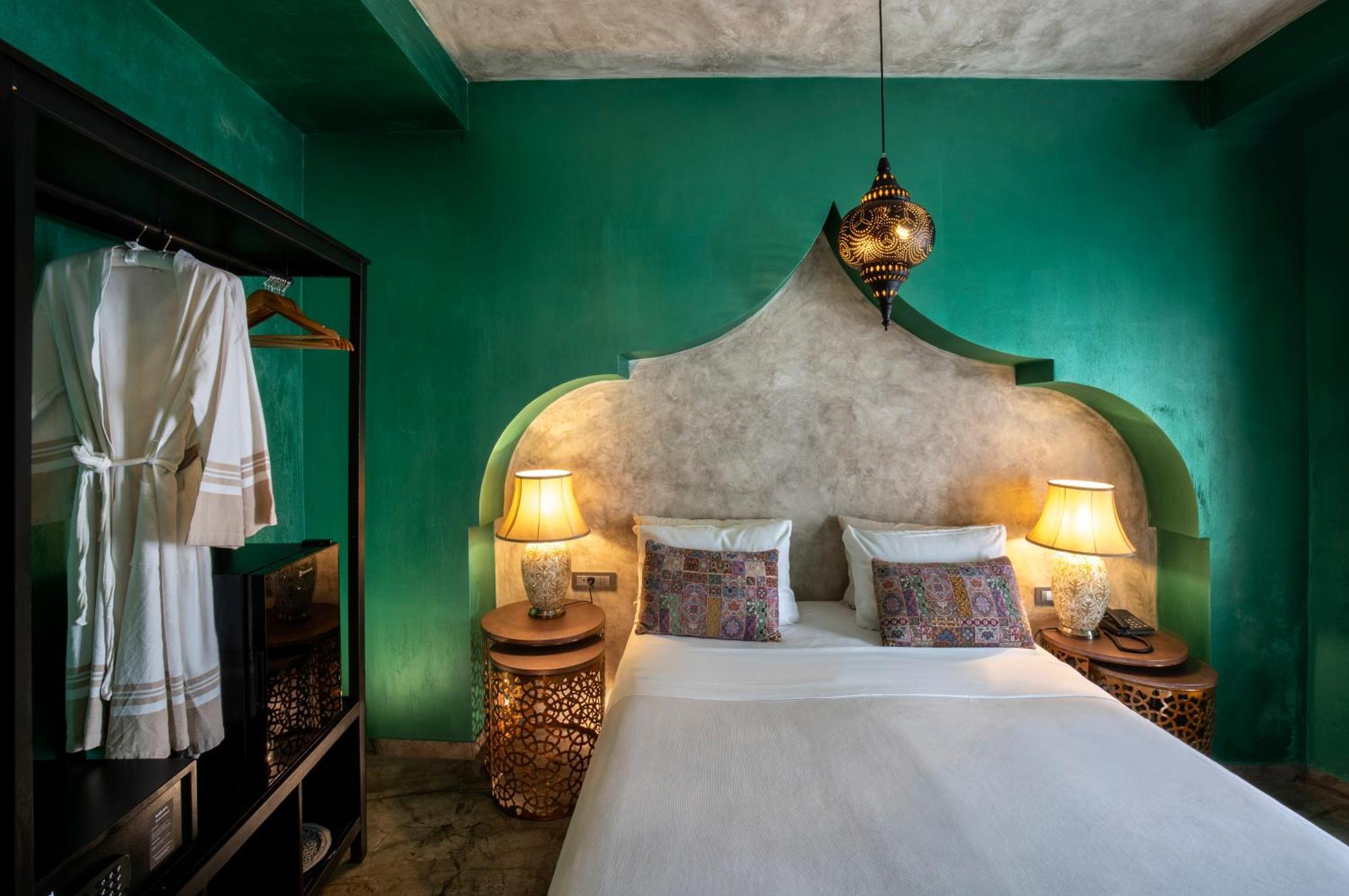 Honeymoon Suite with View