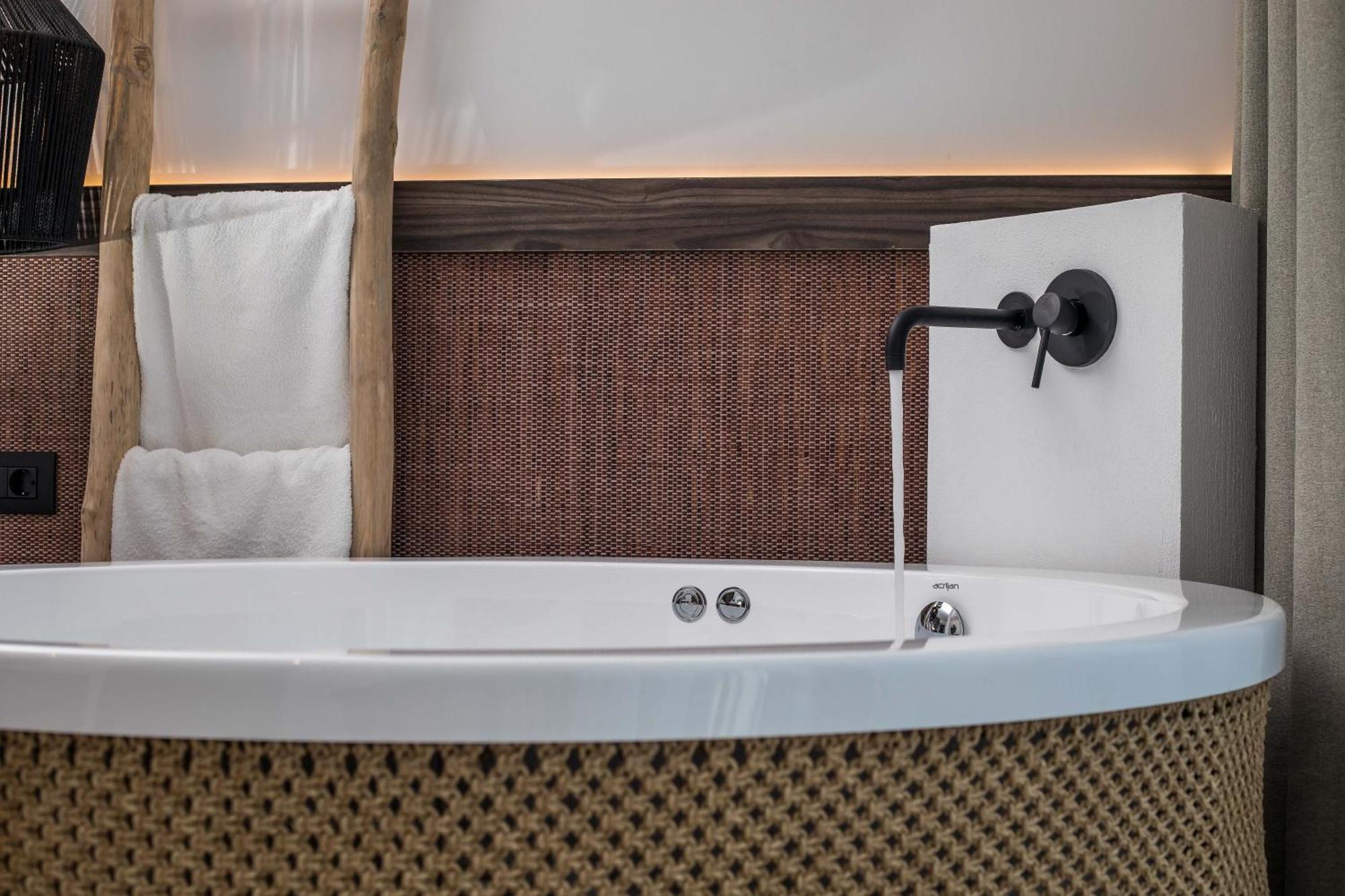 Suite Hot Tub