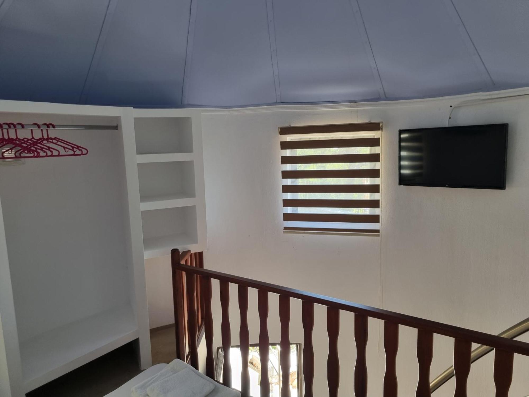 Twin Room,1553601148:JPEG
