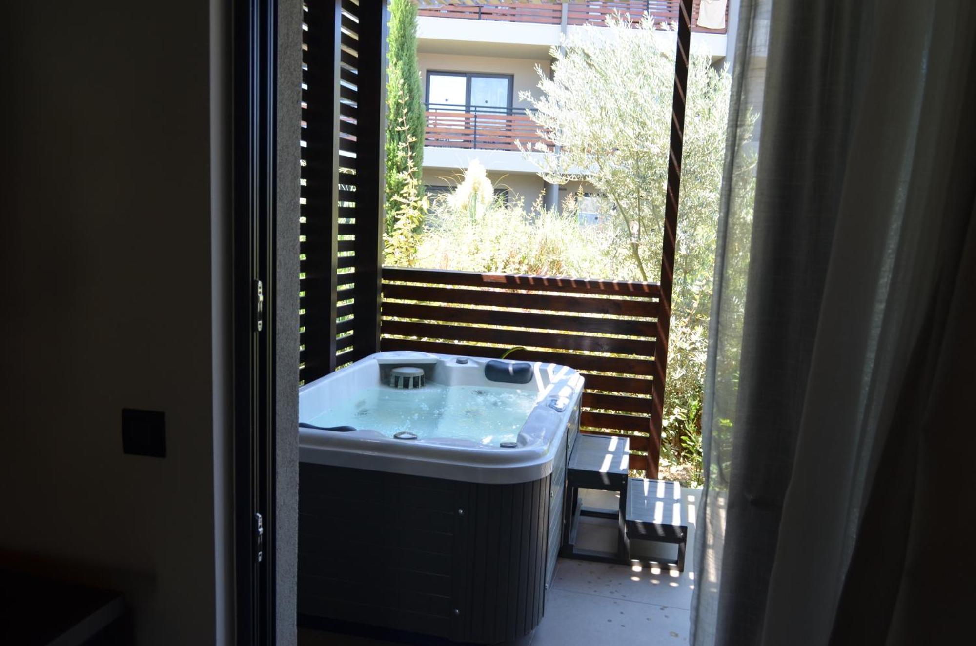 Suite with Hot Tub