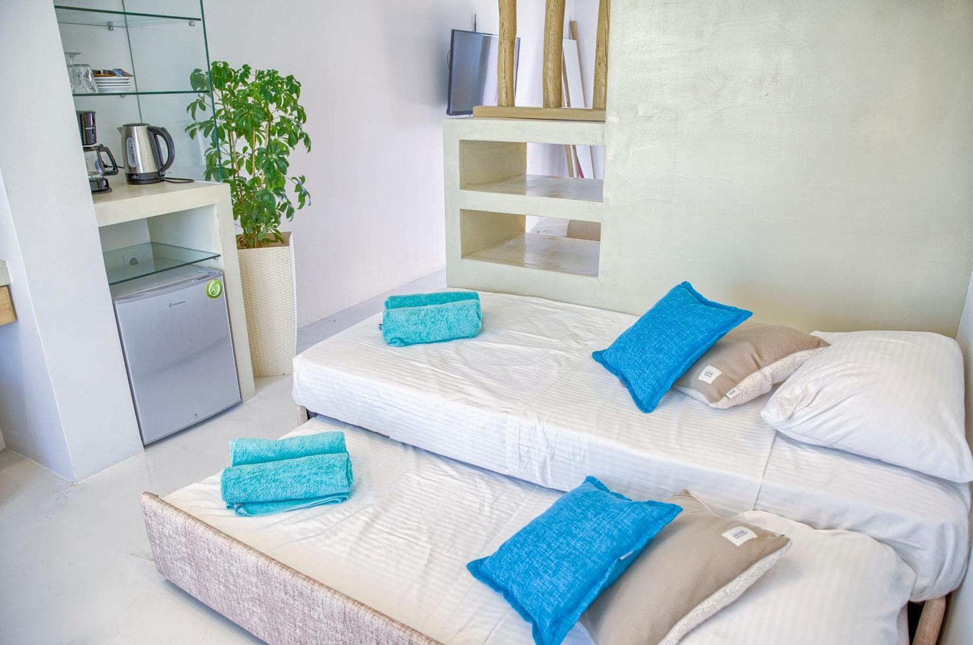 junior suite with direct pool access (main building)