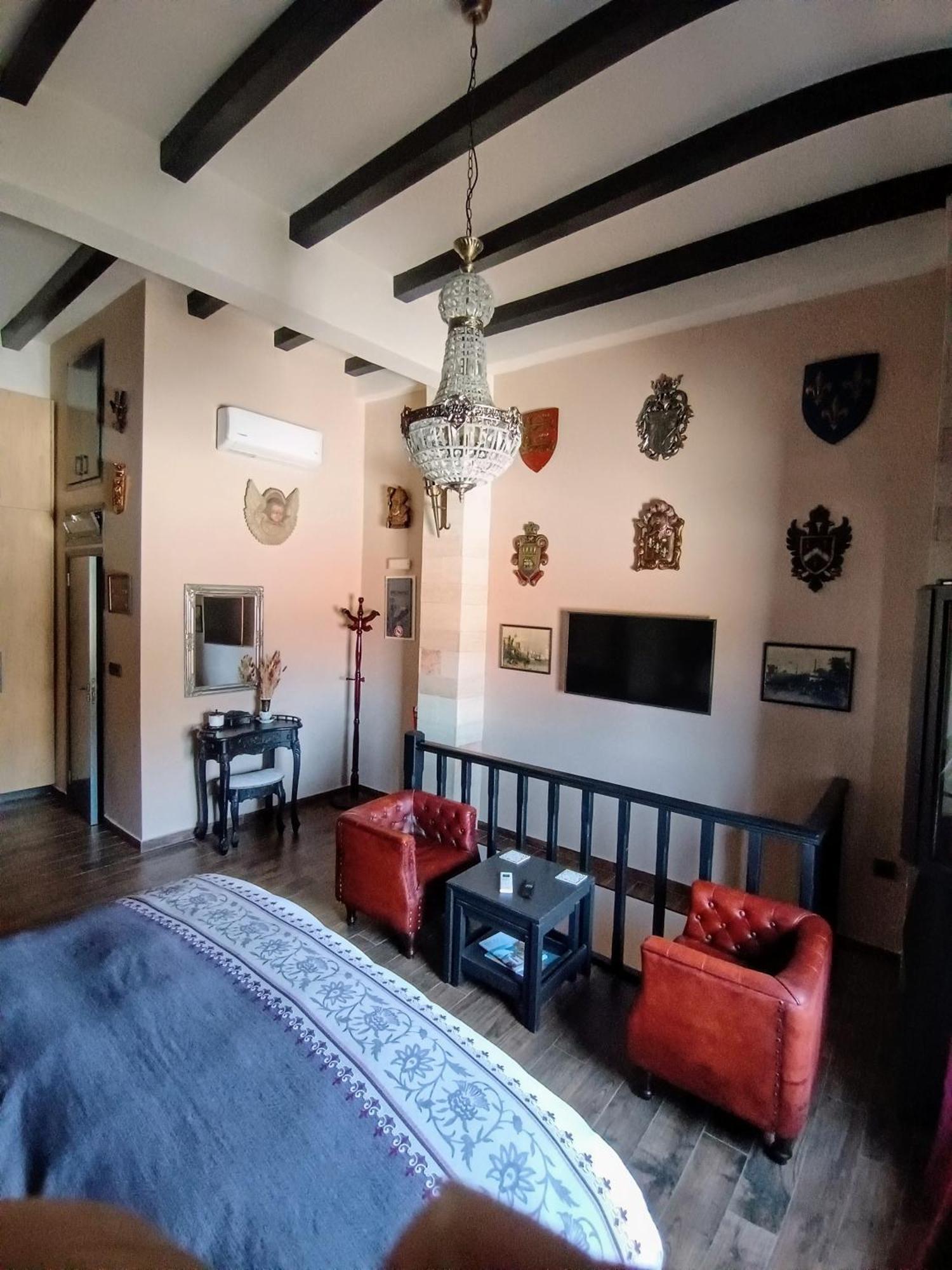 Deluxe Suite