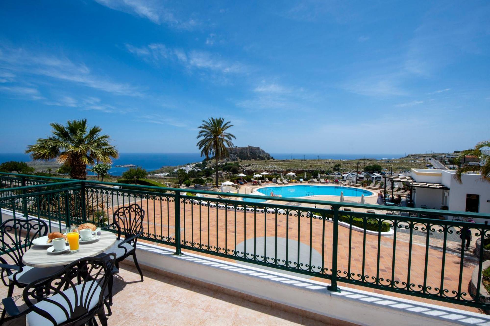 Standard Triple Room Sea View