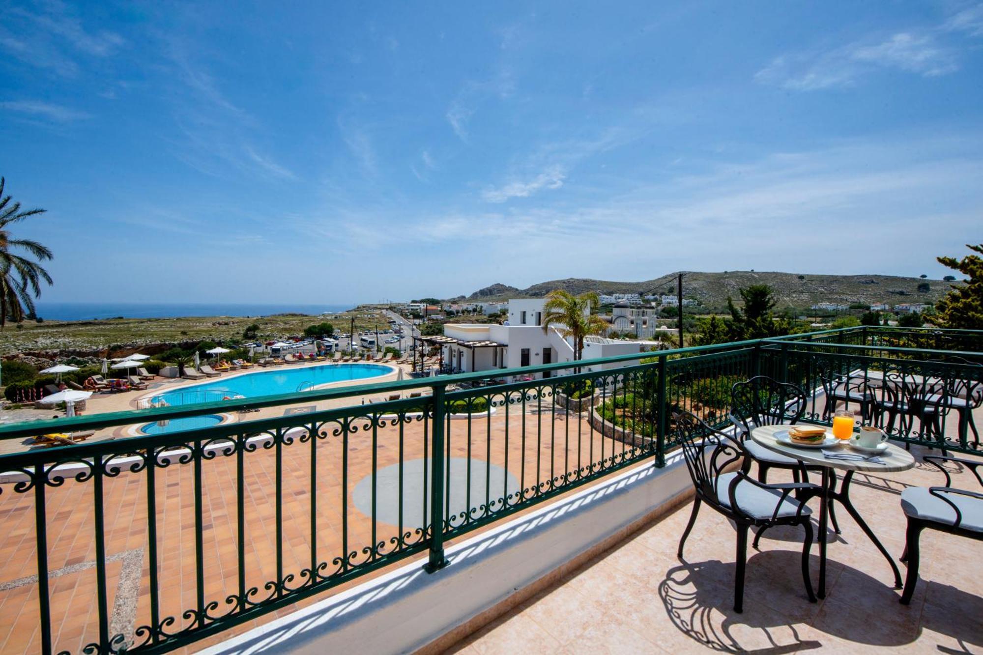 Standard Triple Room Sea View