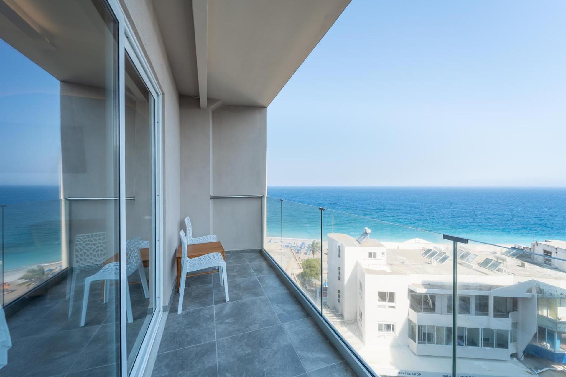 Deluxe Suite Sea View And Pool