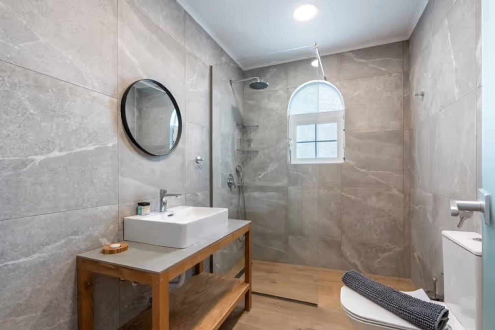 Basic Triple Room