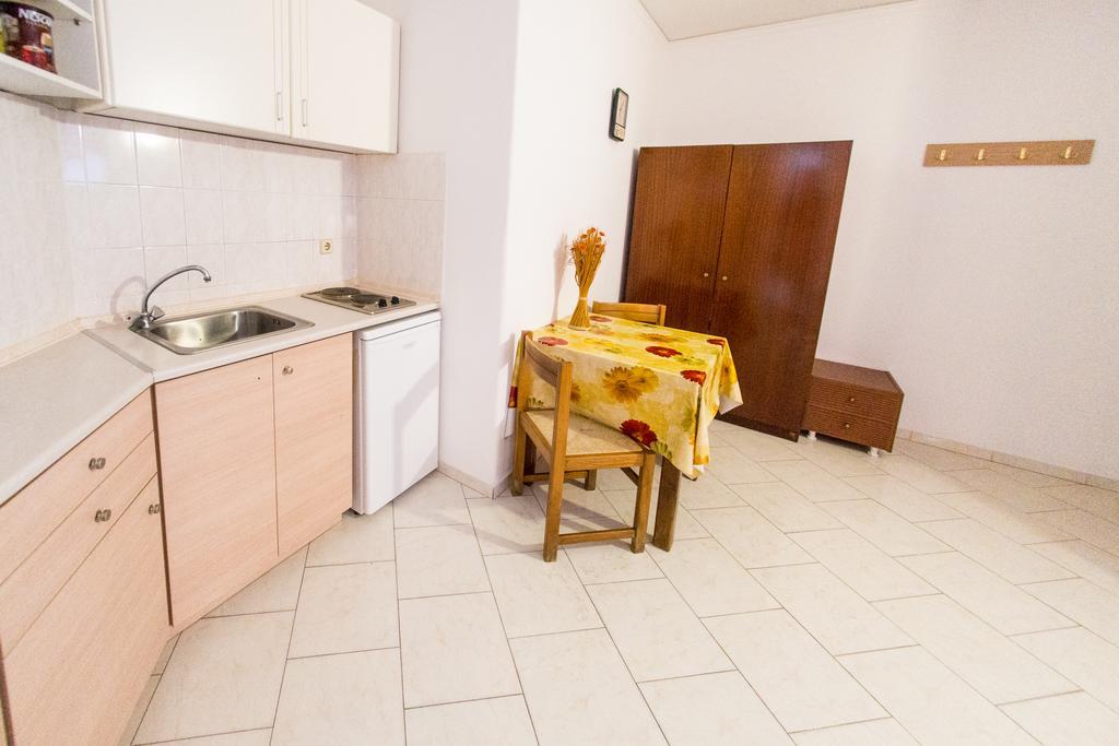 Zweibettzimmer mit Balkon