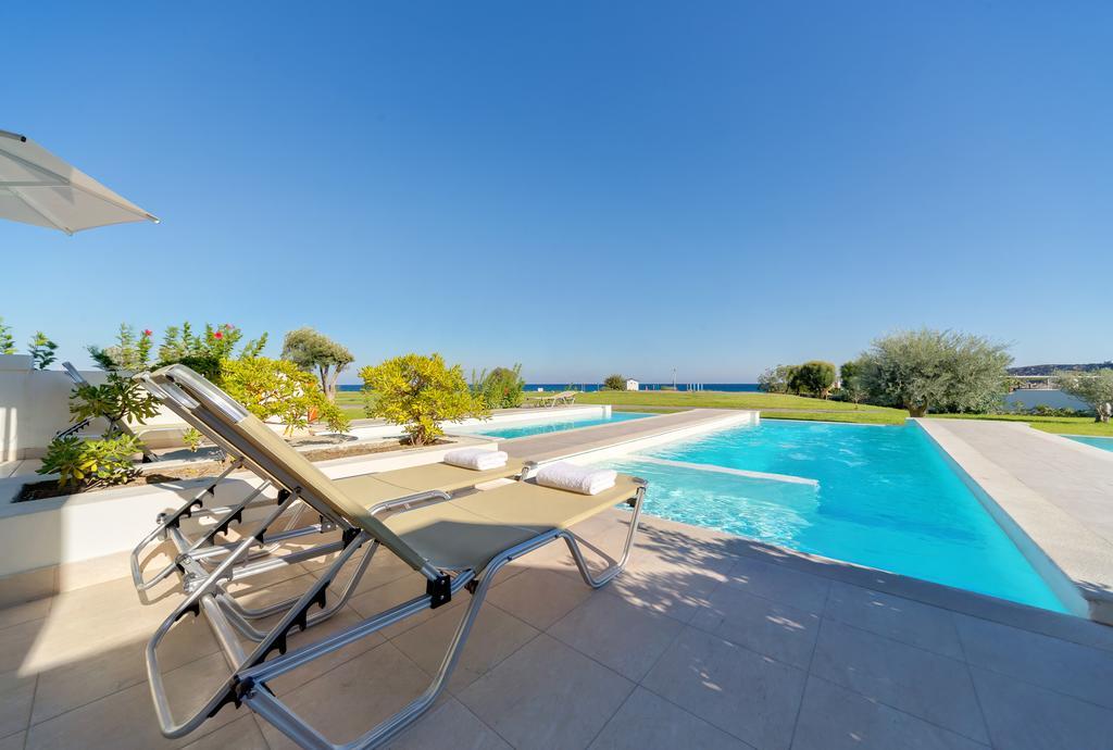 Junior Suite with Private Pool and Sea View