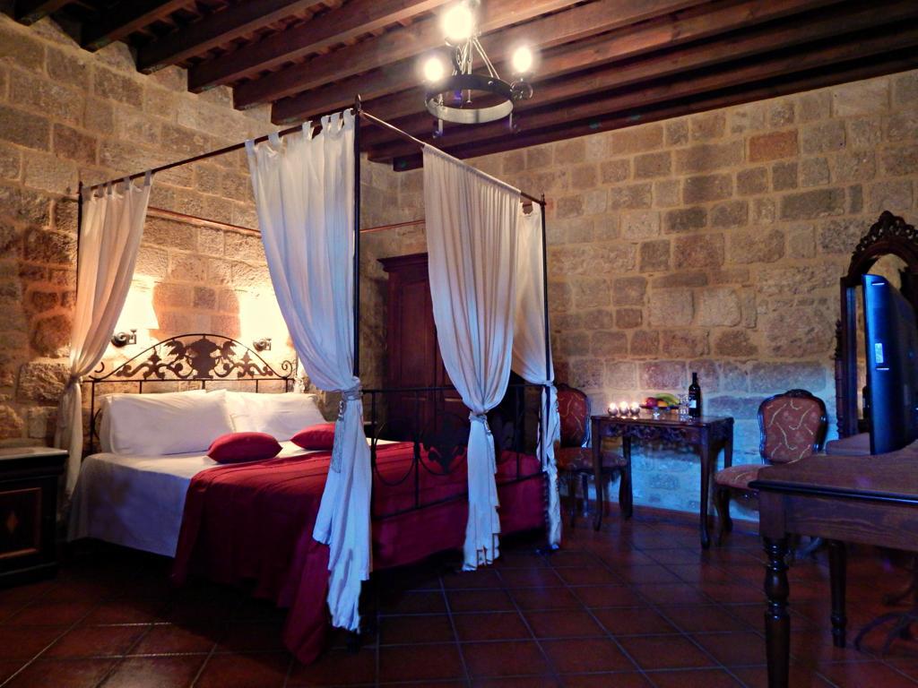 Medieval Room  (Annex Building),258067221:JPEG