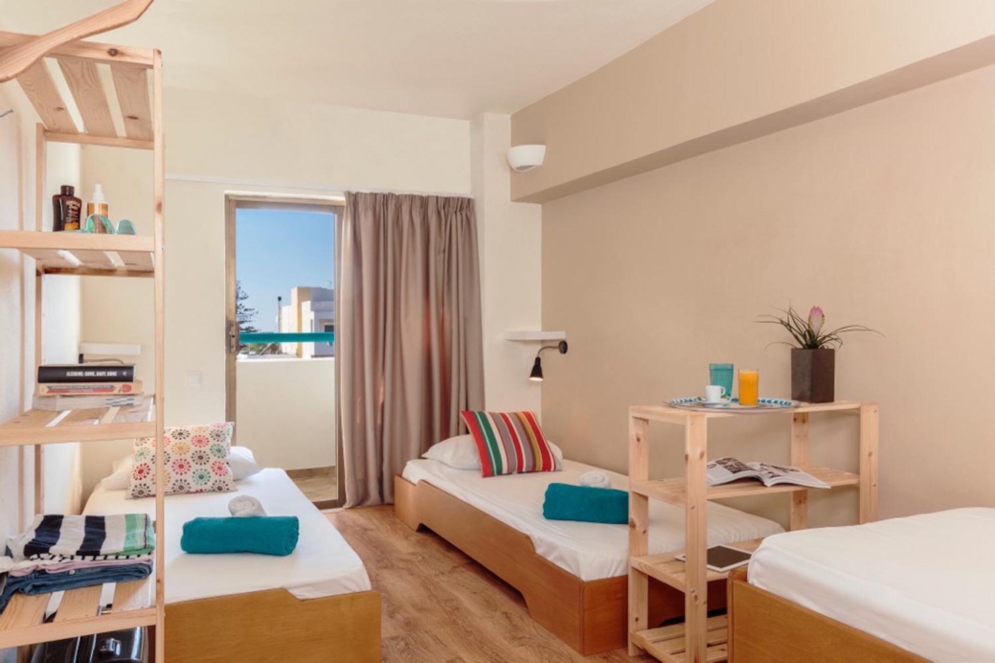 Bed in 6-Bed Dormitory Room,698563002:JPEG