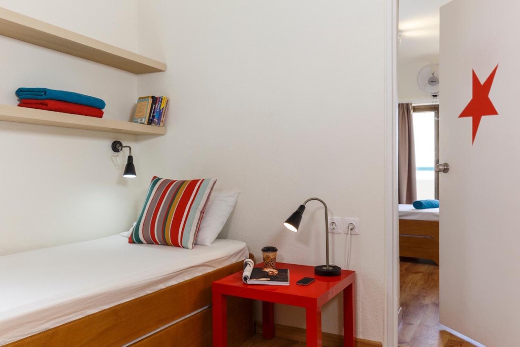 Bed 6-Bed Dormitory Room