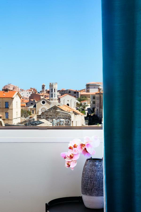 Junior Suite with Balcony View of the Upper Town, the Cliffs and the Sea