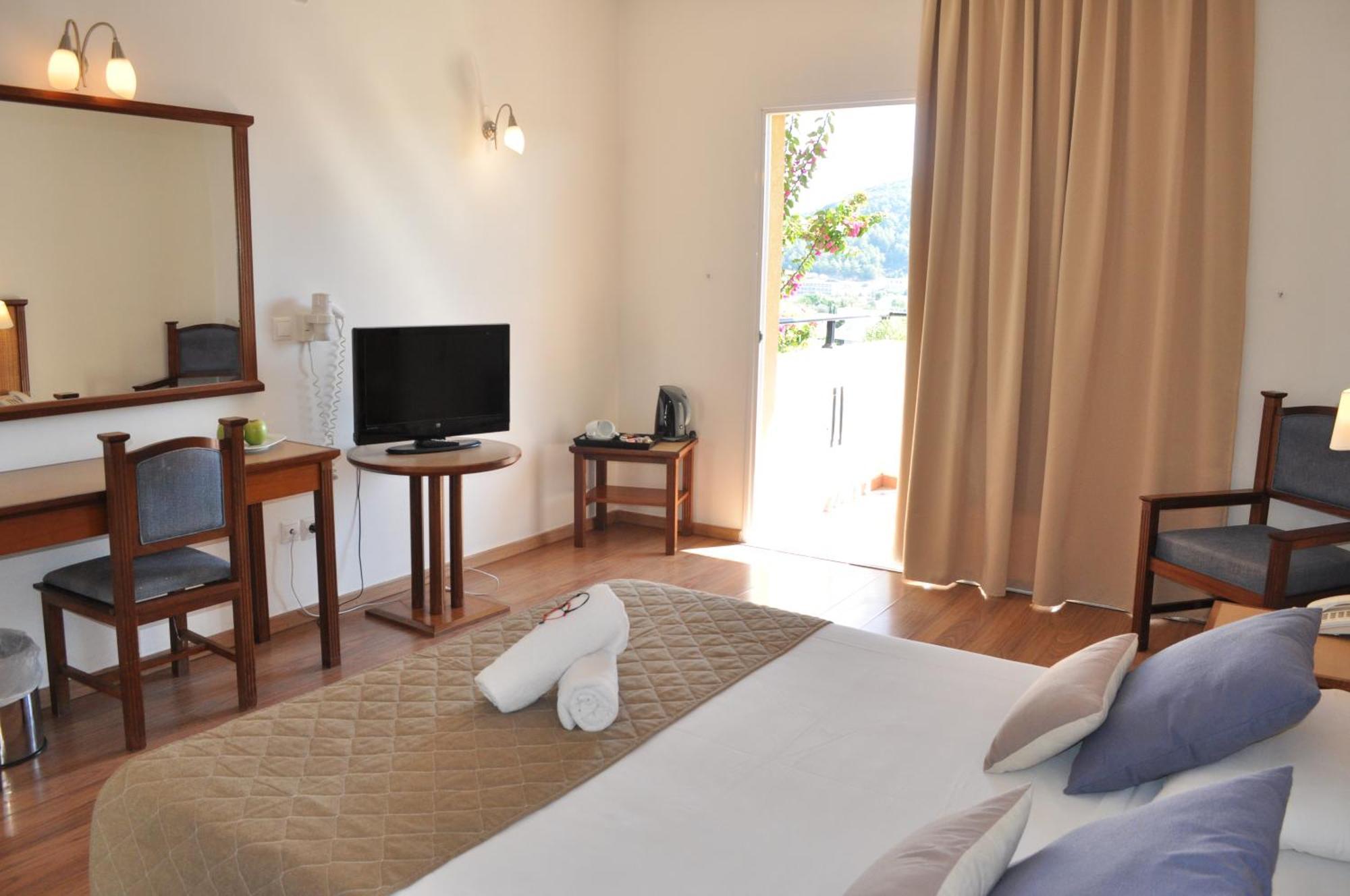Double or Twin Room with Garden View - Pool View