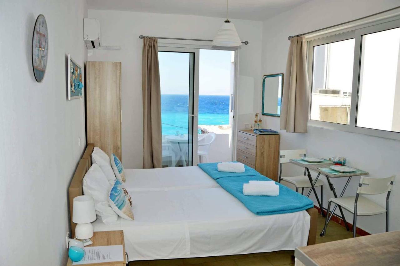 Studio with Sea View,1376236430:JPEG