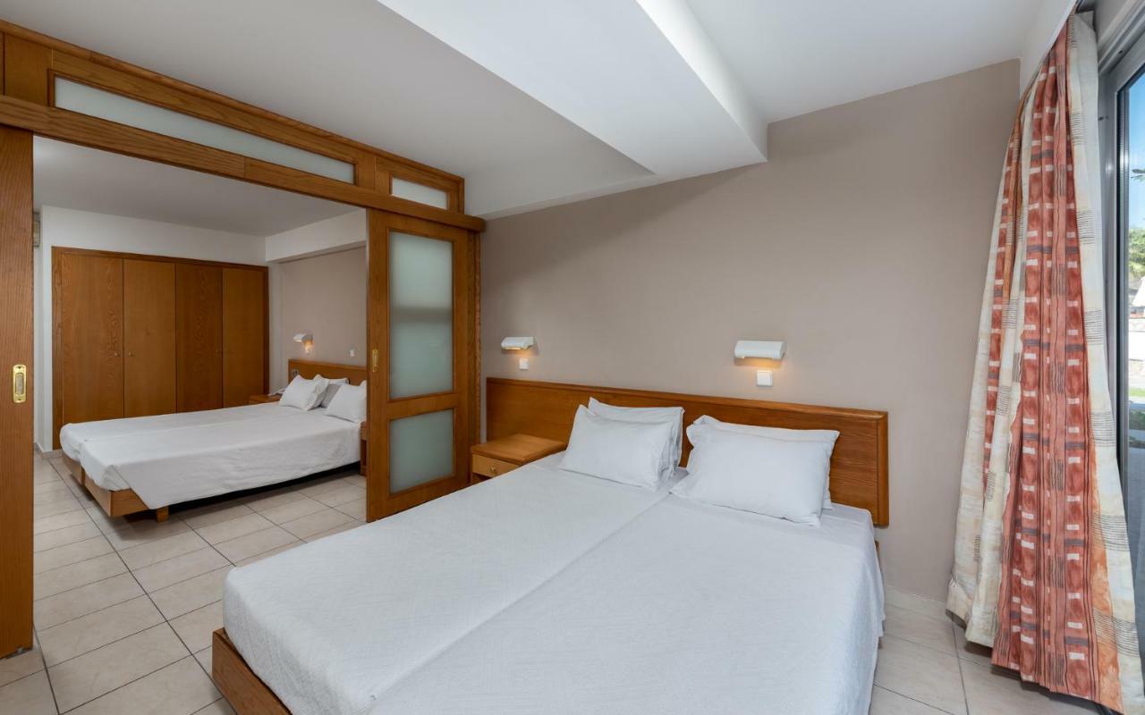 Family Room with Balcony (3 Adults)