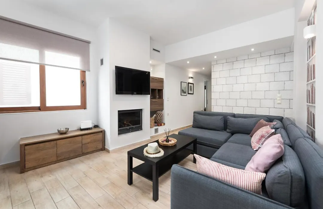 Ritas Modern In-City House-1