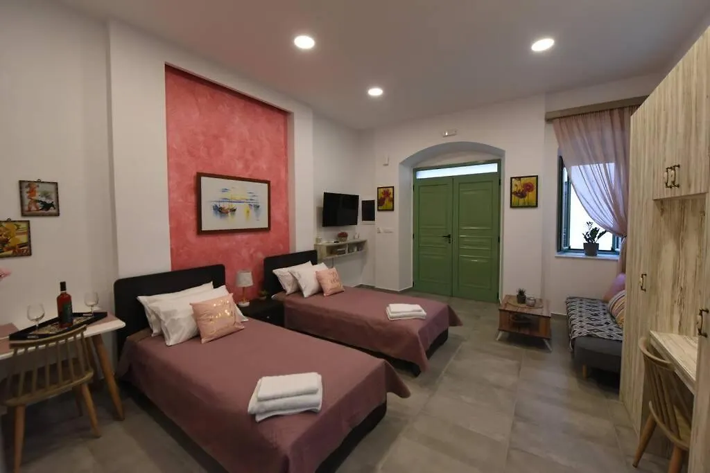 Lolos' House-1