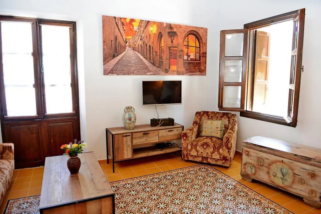 Meandros Suite In Old Town-1