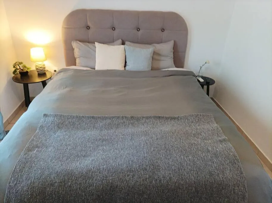 Comfy Cozy Iksia-1