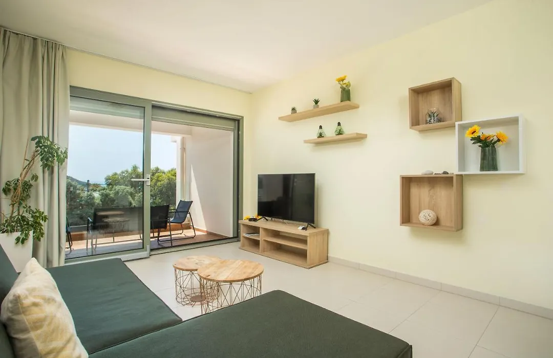 Eden Sunflower - Luxurious Apartment With Sea View-1
