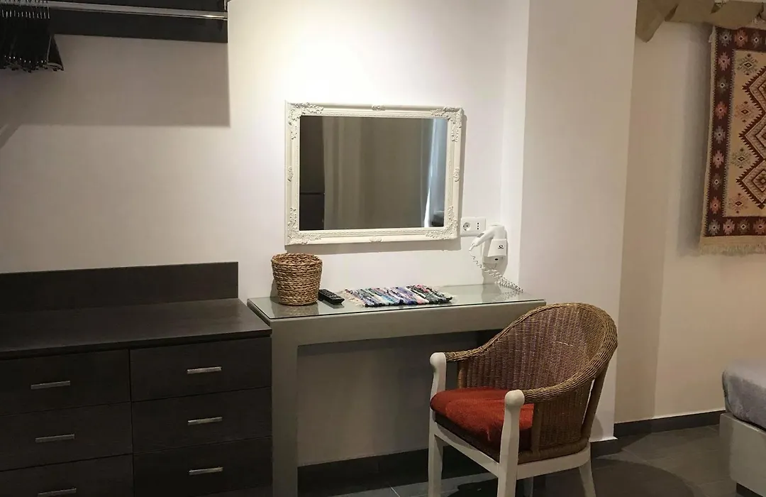Kostas Studios-1