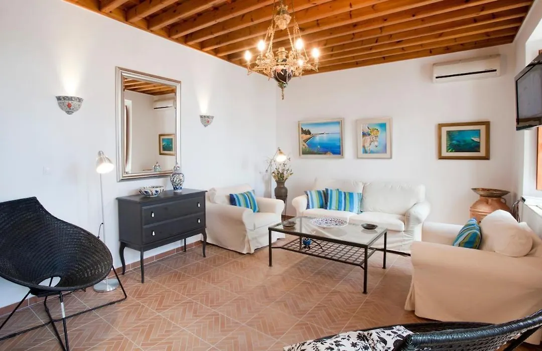 Villa Lindos-1