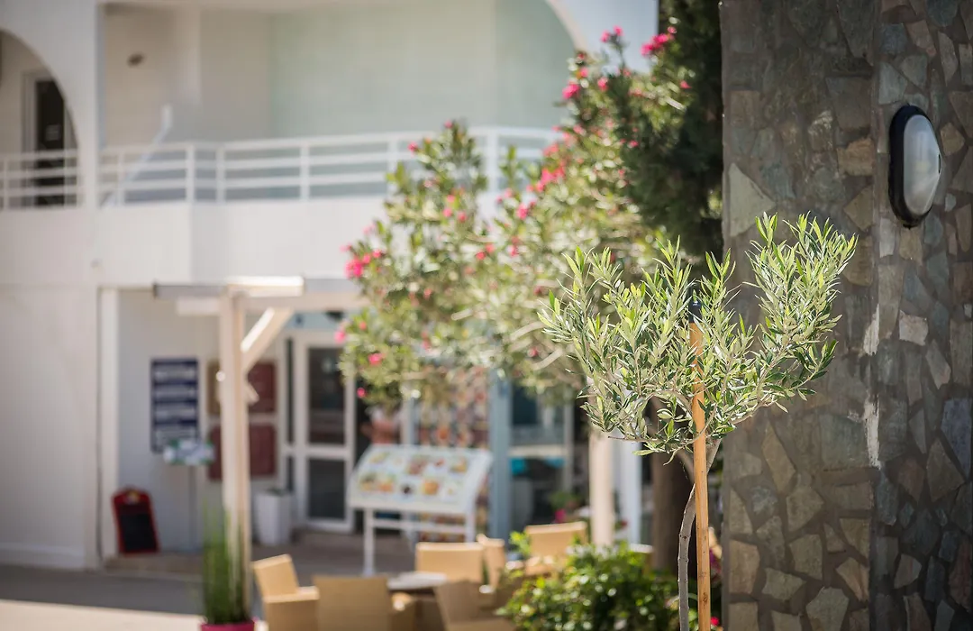 Anika Studios-1