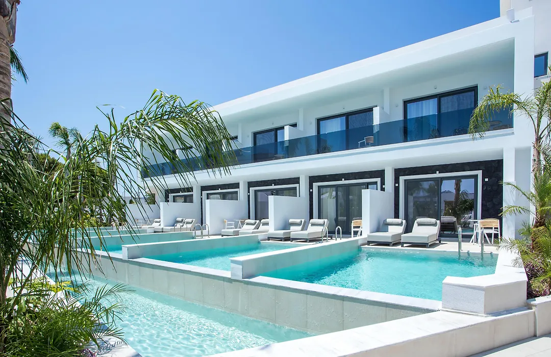 Vanik Suites-1