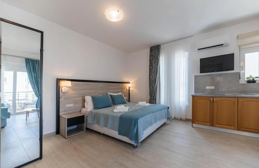 Haraki Bay Hotel And Luxury Apartments-1