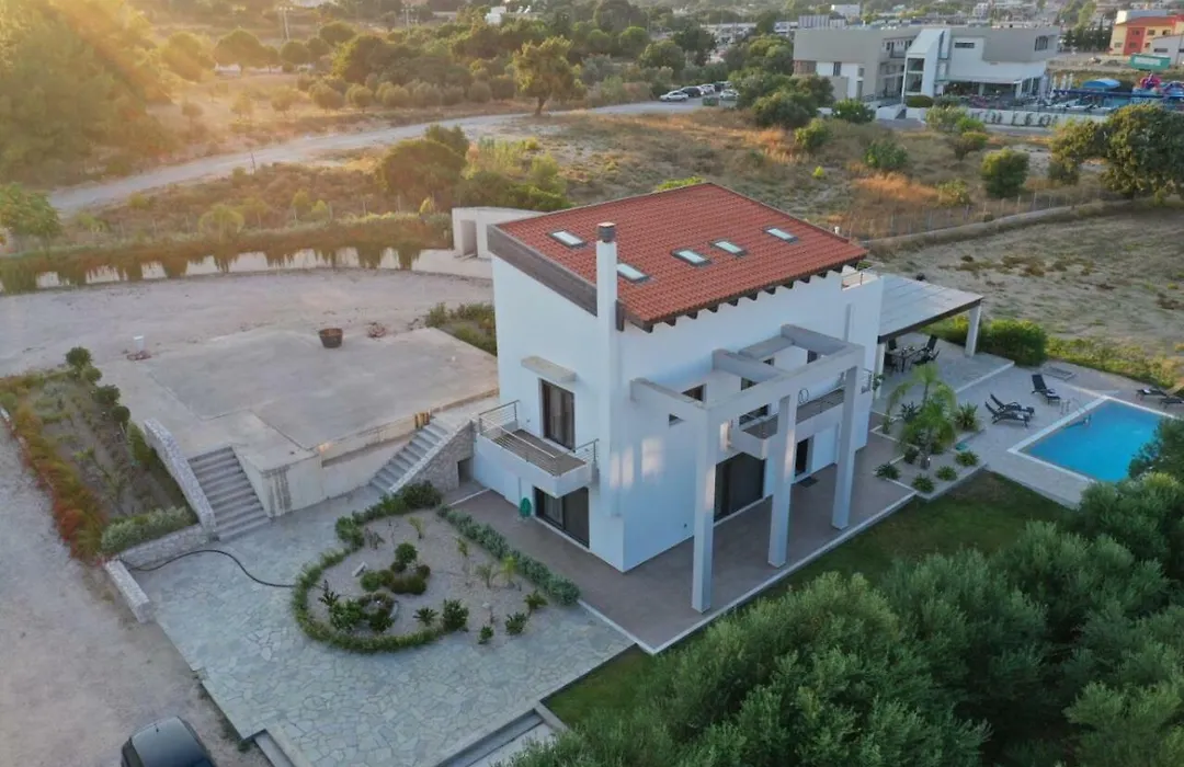 La Luna Villa-1