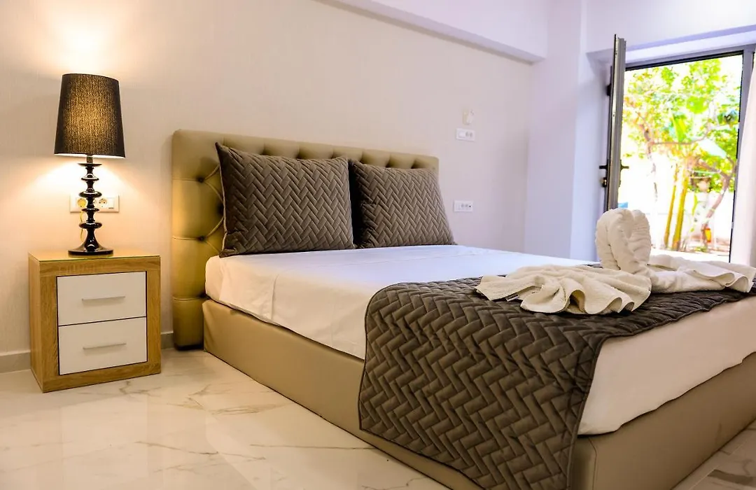 Island Dreams Rooms & Suites-1