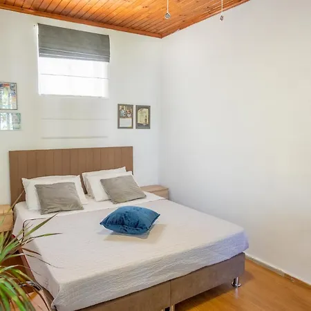 Cozy House With Flowery Courtyard In Notable Location-2