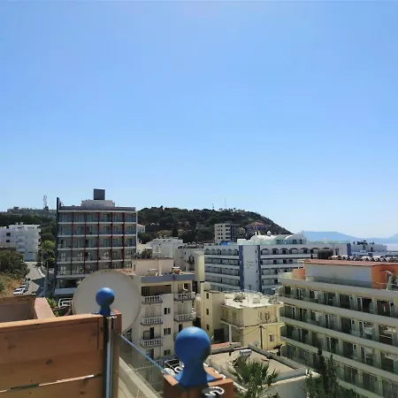 7. Luxurious Sea View Rooftop Suite In The Center!-2