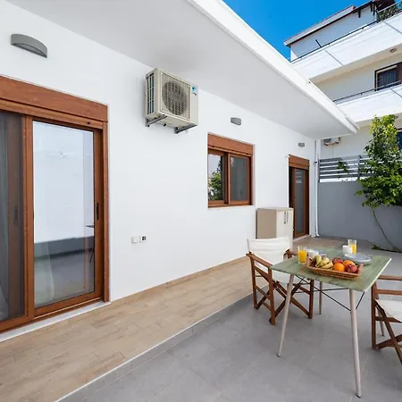 Ritas Modern In-City House-3