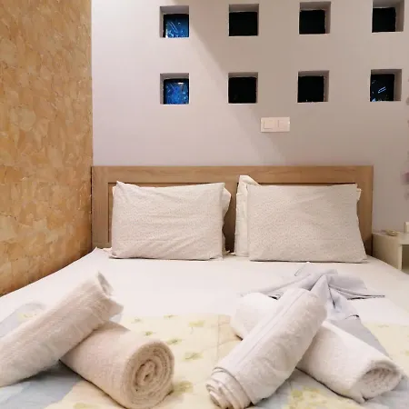 1-Sea View Beach Studio For 2 In The City Centre!-3