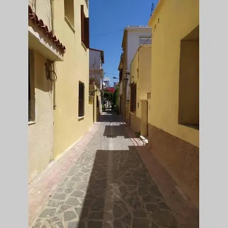 Apartment In The Center Of Town & Near The Beach-2
