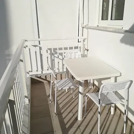 Happy Days Home Apartment And Studio-2