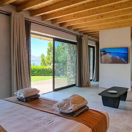 Aquavisionaire Beach Front Villa-2