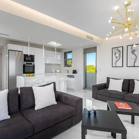Panorama Luxury Penthouse-3