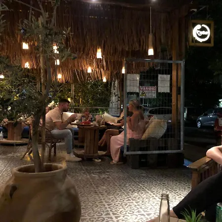 Rhodes Backpackers Boutique Hostel And Apartments-3