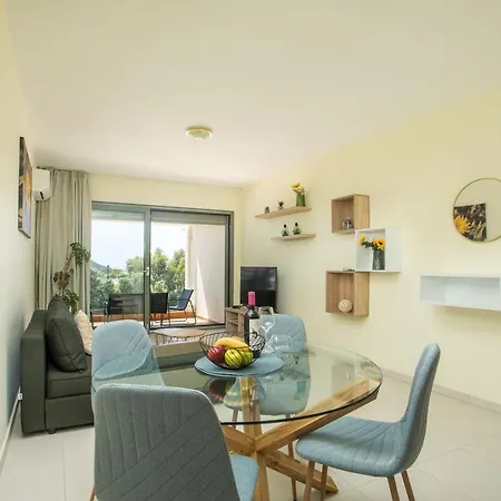 Eden Sunflower - Luxurious Apartment With Sea View-2